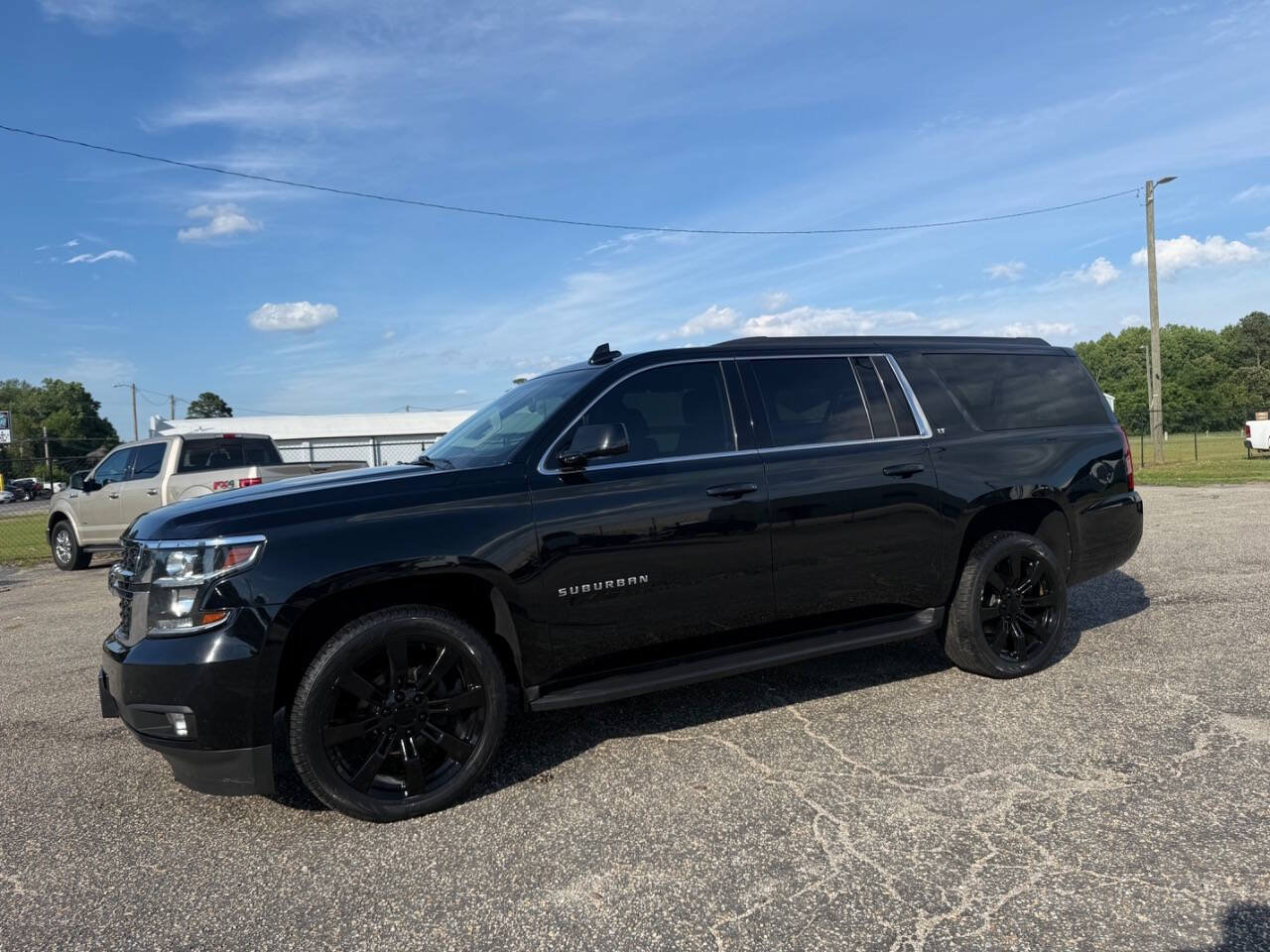 Used 2018 Chevrolet Suburban LT AWD/4WD image 25