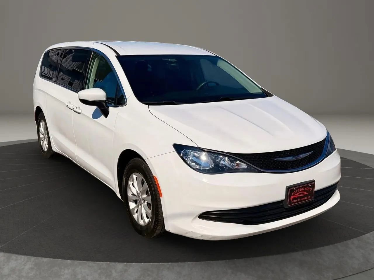 Used 2017 Chrysler Pacifica Touring w/ Tire & Wheel Group image 3