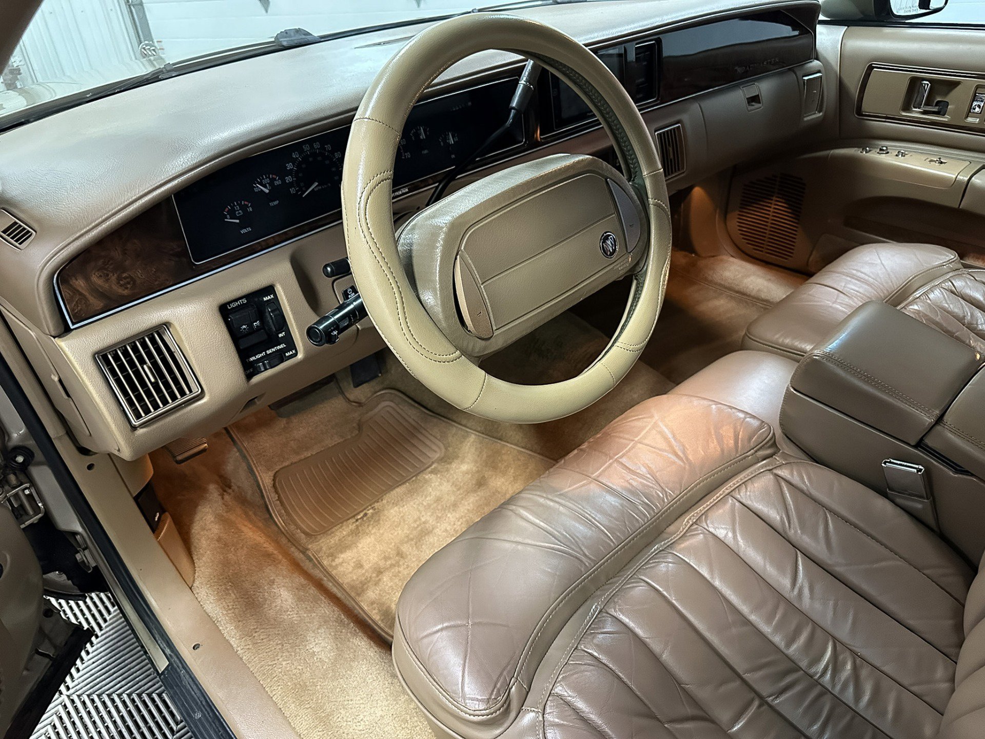 Used 1993 Buick Roadmaster Estate image 22