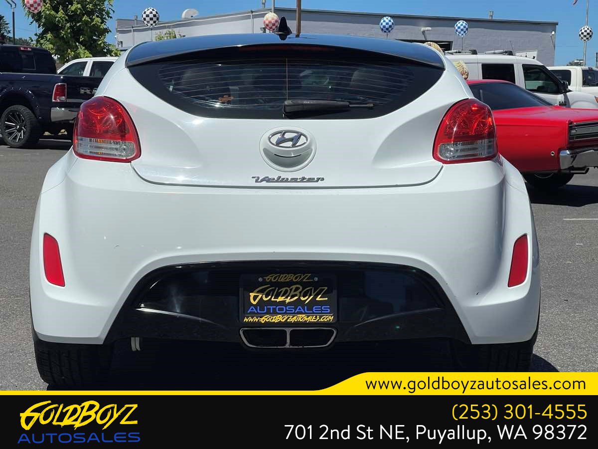 Used 2013 Hyundai Veloster w/ Style Pkg FWD image 5