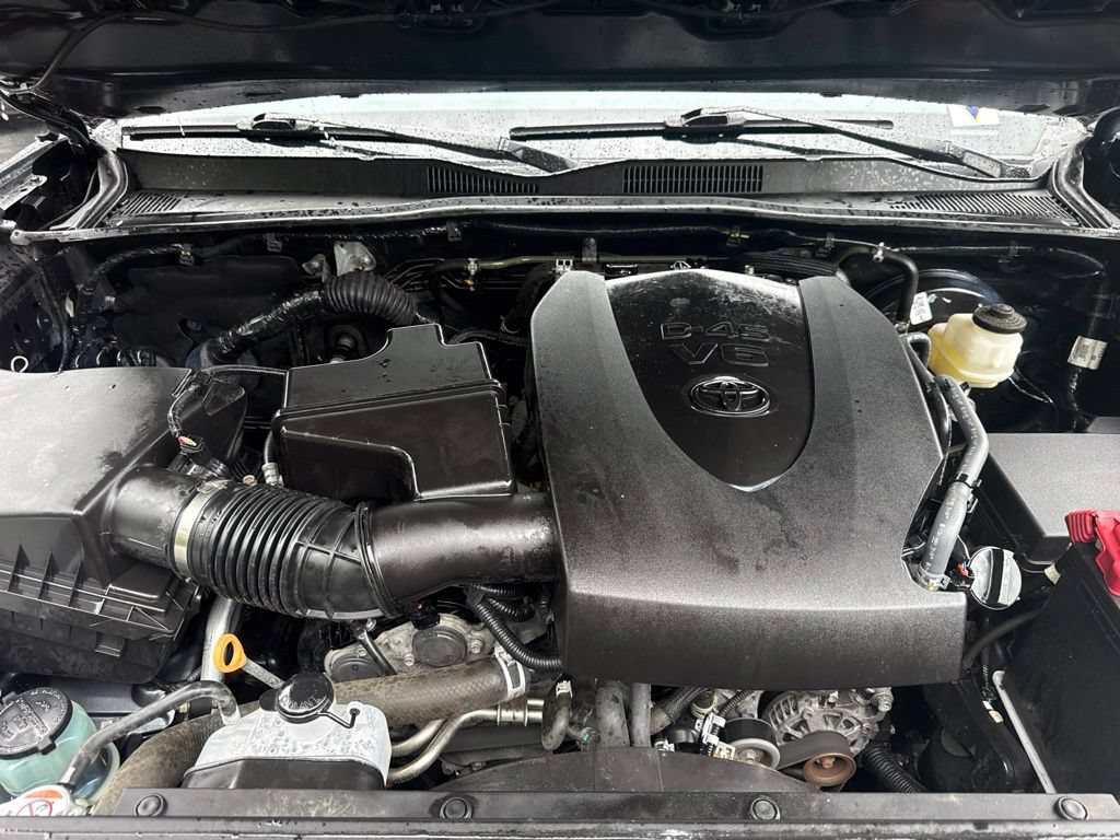 Used 2023 Toyota Tacoma SR AWD/4WD image 12