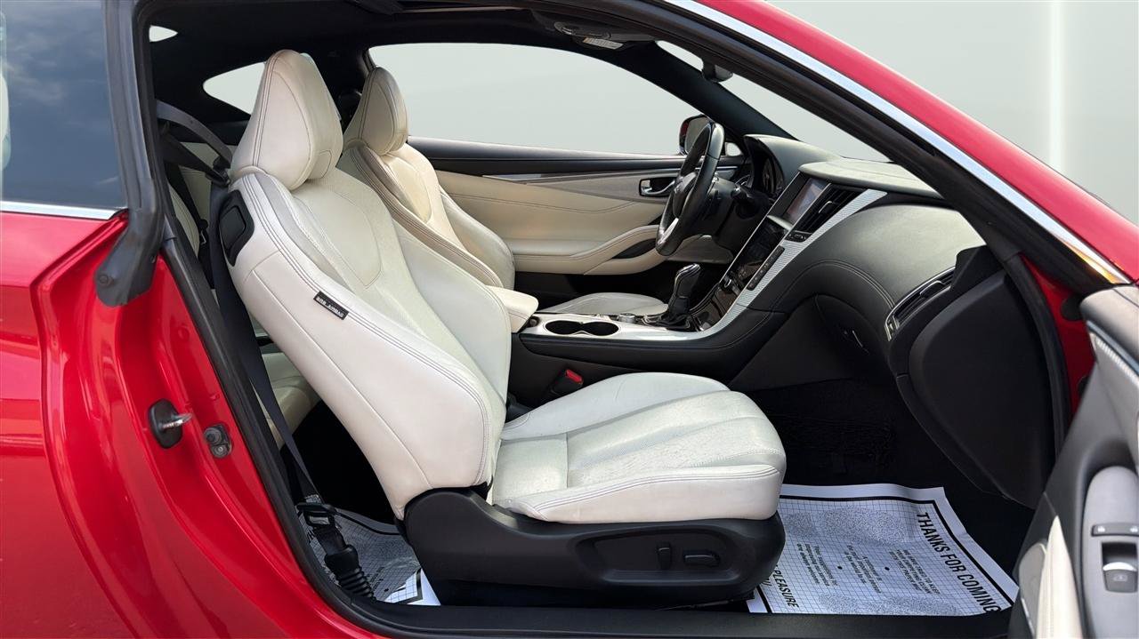 Used 2017 INFINITI Q60 Red Sport 400 RWD image 13