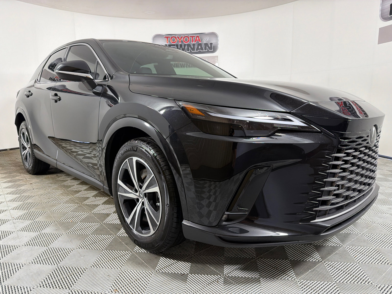 Used 2025 Lexus RX 350 FWD w/ Accessory Package image 1