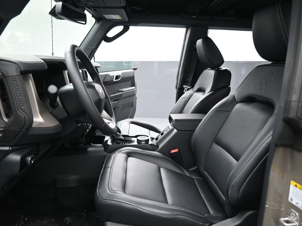 New 2026 Ford Bronco Outer Banks w/ Sasquatch Package image 9