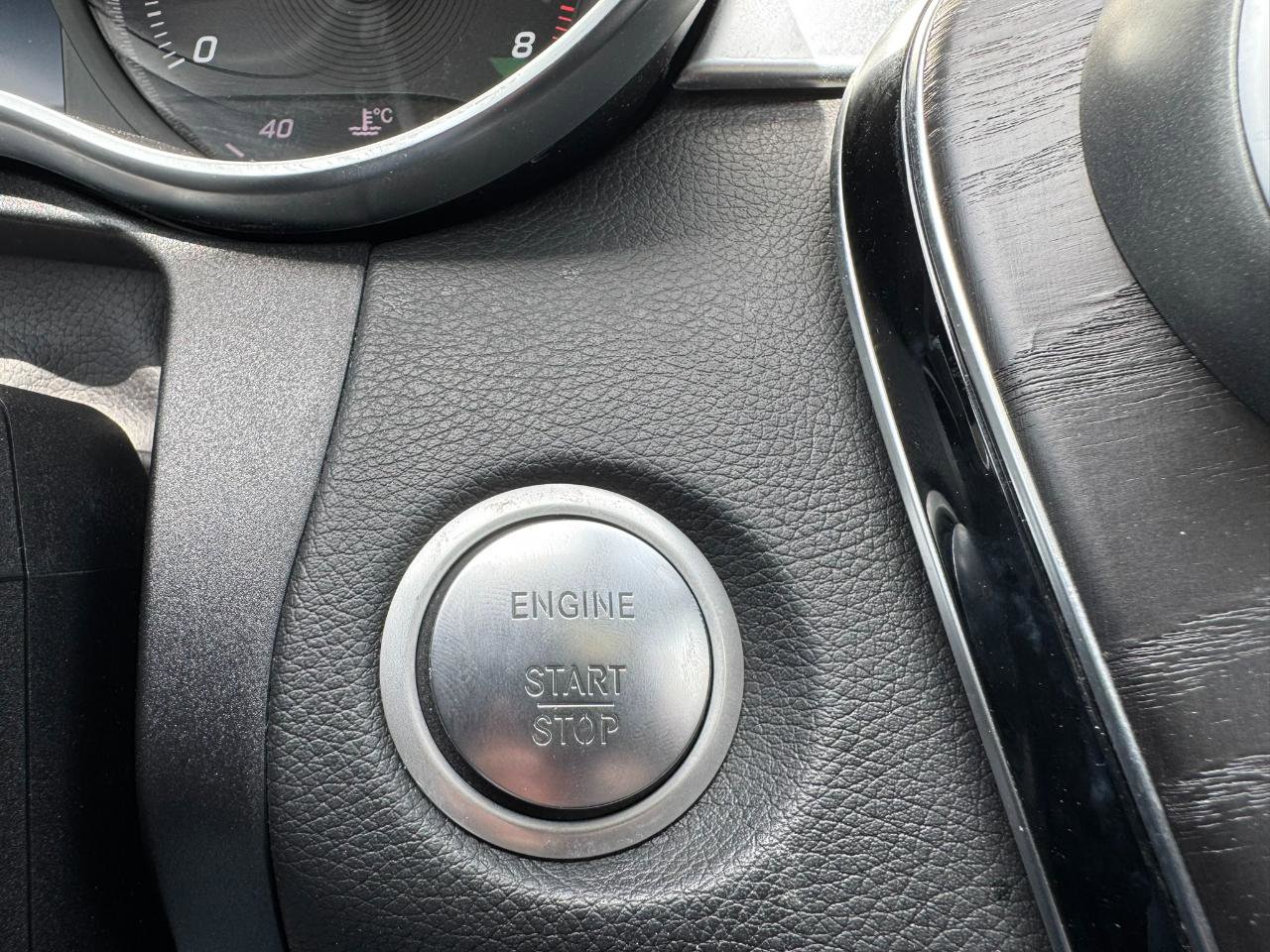 Used 2015 Mercedes-Benz C 300 4MATIC Sedan image 16