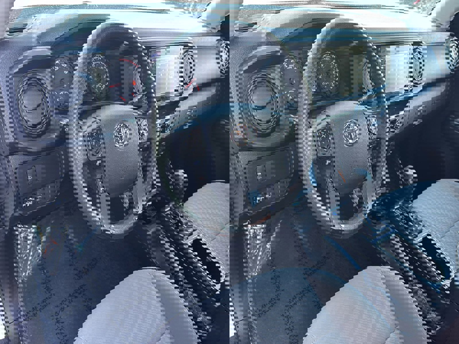 Used 2020 Toyota Tacoma SR image 10