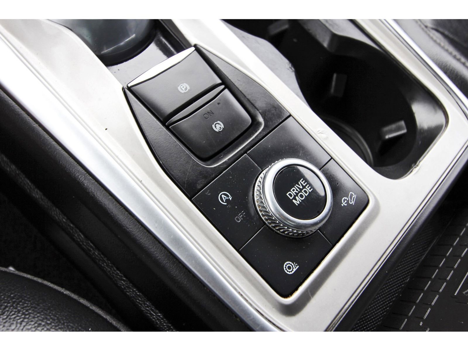 Used 2021 Ford Explorer Limited w/ Equipment Group 301A AWD/4WD image 26