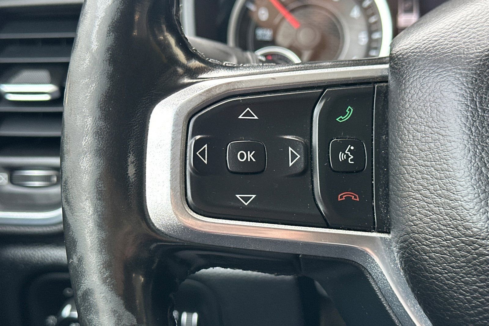 Used 2019 RAM 1500 Laramie RWD image 30