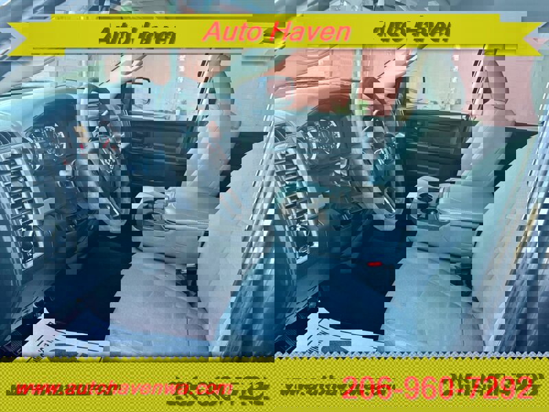 Used 2018 RAM 1500 ST w/ SXT Appearance Group image 9