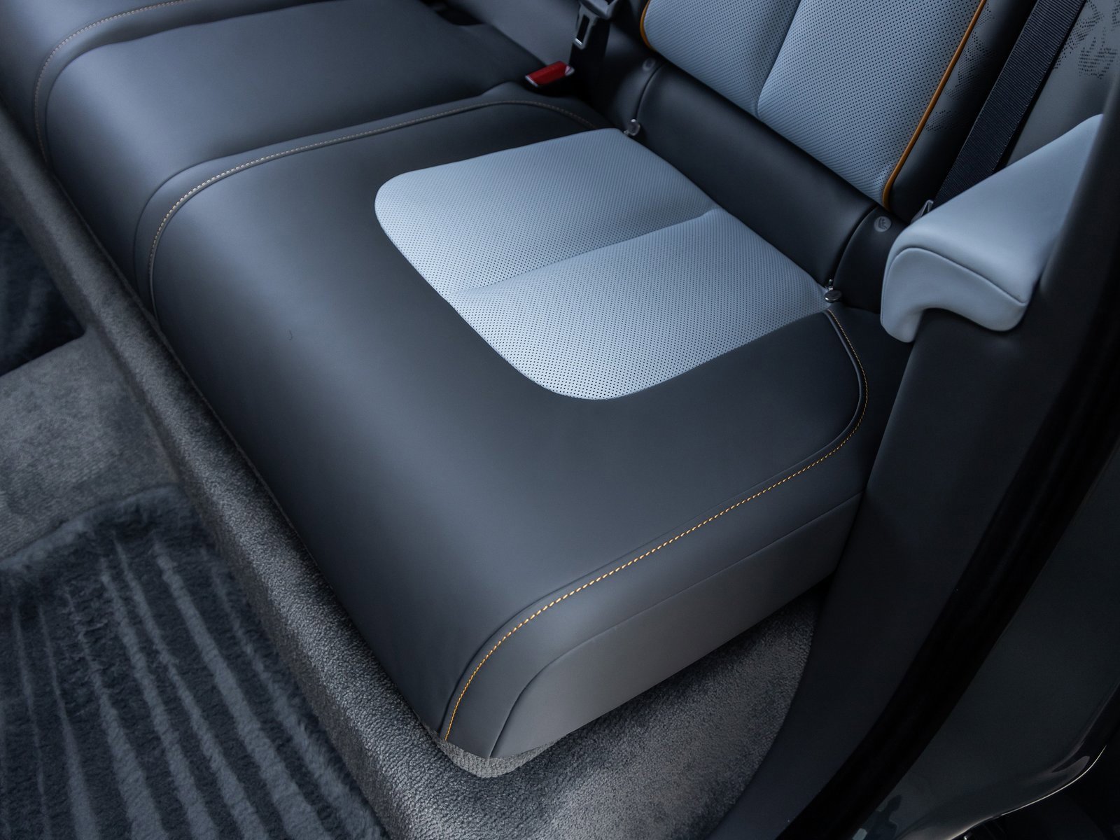 New 2026 Rolls-Royce Cullinan image 42