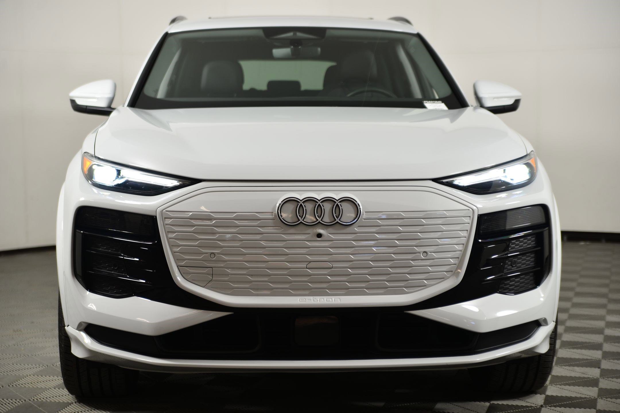 Certified 2025 Audi Q6 e-tron Premium w/ Convenience Package image 5