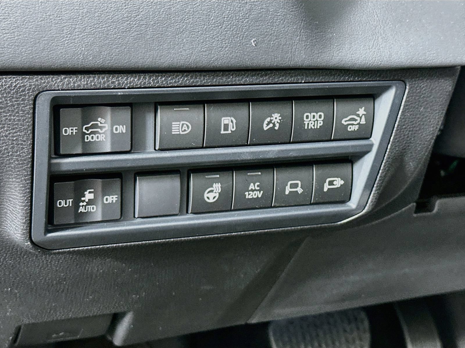 New 2026 Toyota Tundra Platinum AWD/4WD image 10