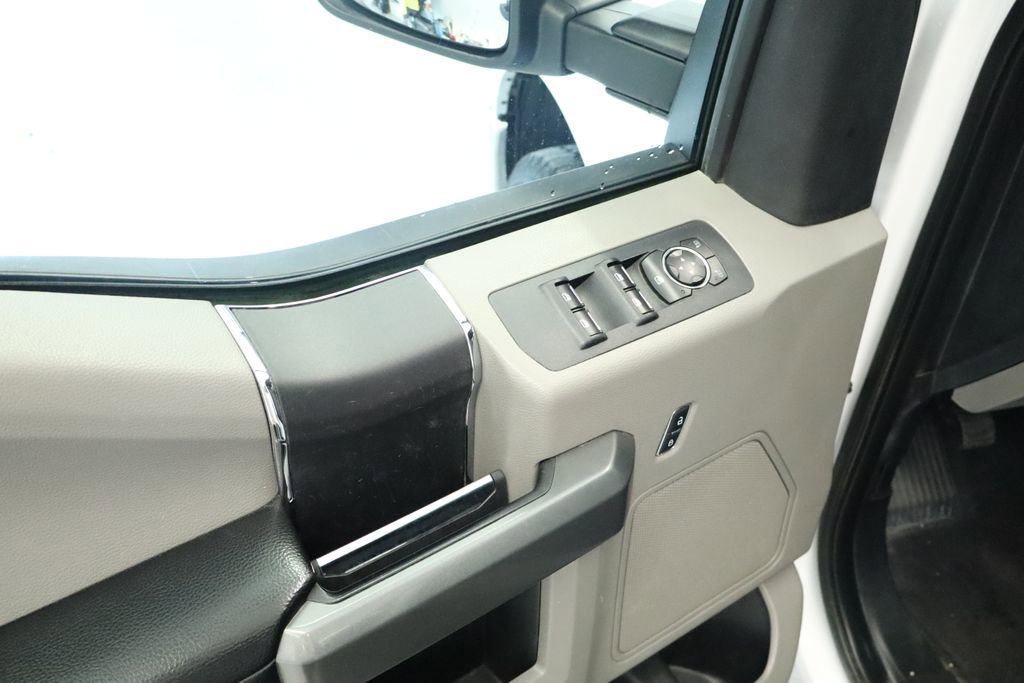 Used 2016 Ford F150 XLT w/ Heavy-Duty Payload Package image 32