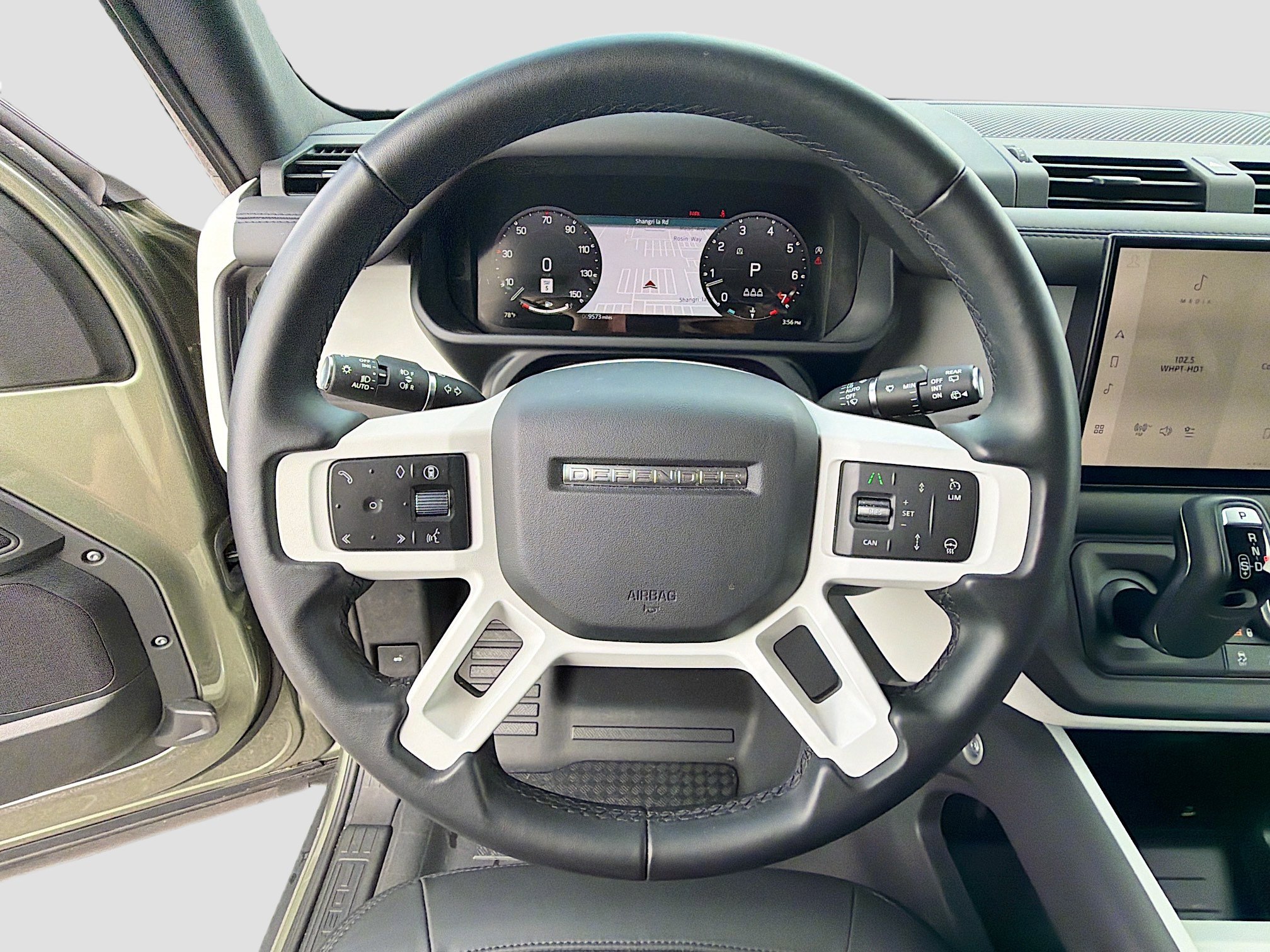 Used 2025 Land Rover Defender 110 S image 39