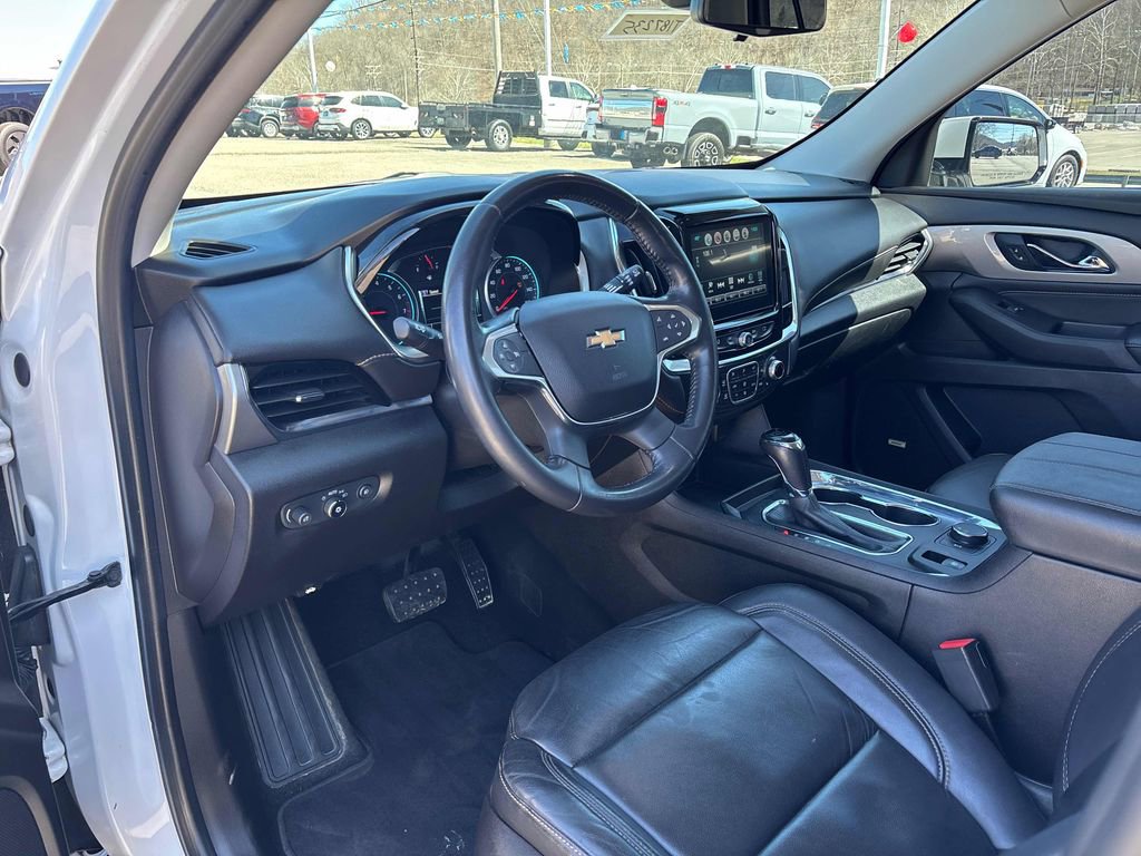 Used 2018 Chevrolet Traverse LT image 13