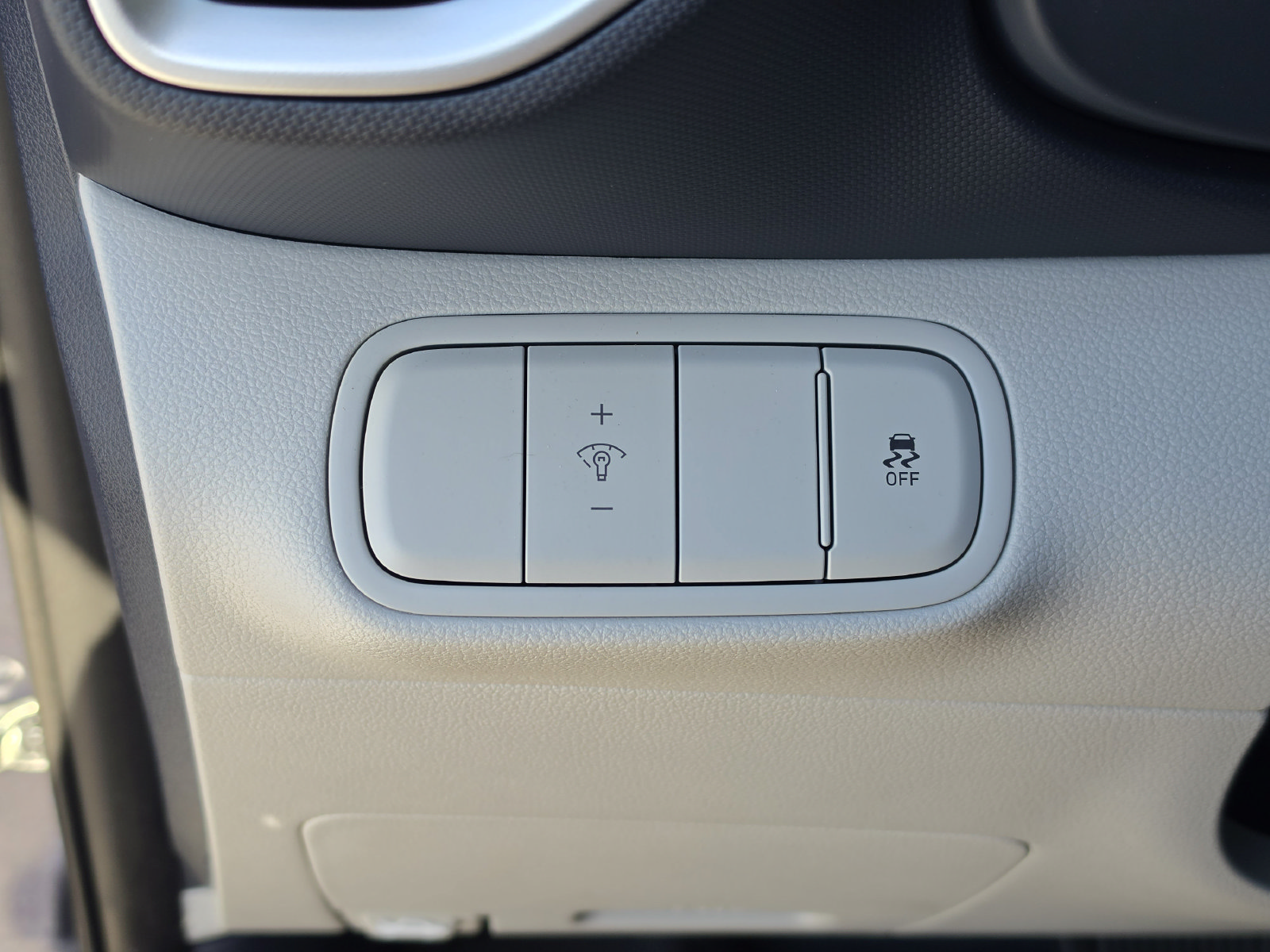 Used 2026 Hyundai Venue SEL FWD image 28