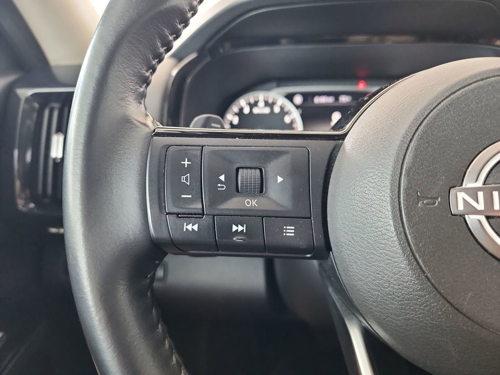 Used 2022 Nissan Pathfinder SV FWD image 24