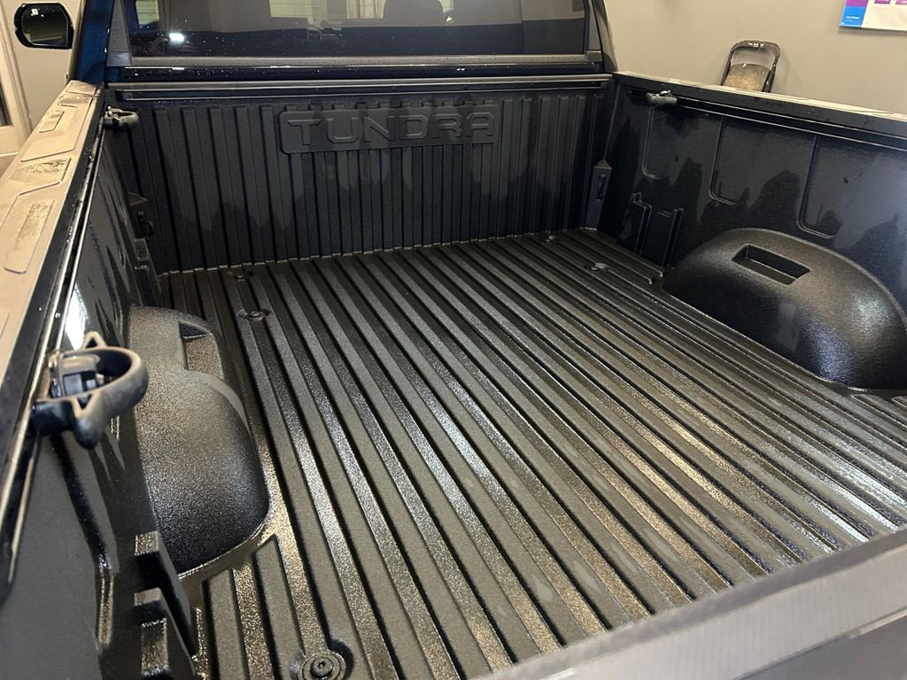 Used 2025 Toyota Tundra Limited AWD/4WD image 19