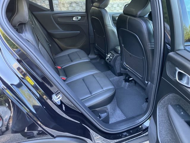Certified 2026 Volvo XC40 B5 Plus w/ Protection Package Premier image 15