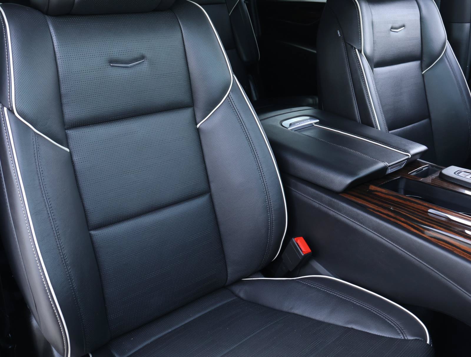 Used 2023 Cadillac Escalade ESV Premium Luxury AWD/4WD image 23