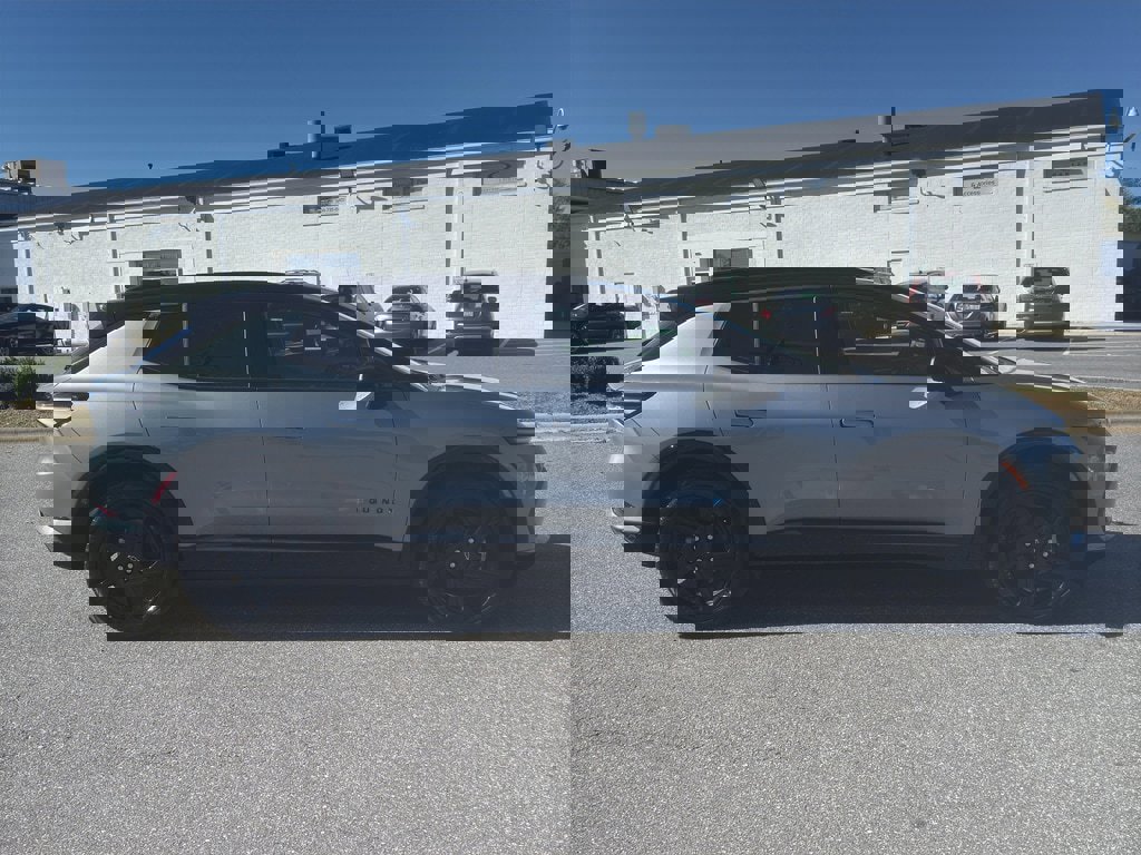 New 2026 Chevrolet Equinox EV RS image 6