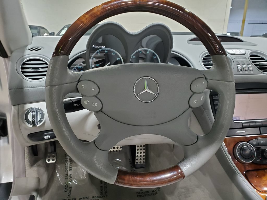 Used 2008 Mercedes-Benz SL 550 image 21