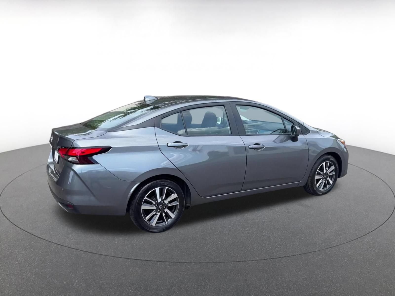 Used 2025 Nissan Versa SV FWD image 15