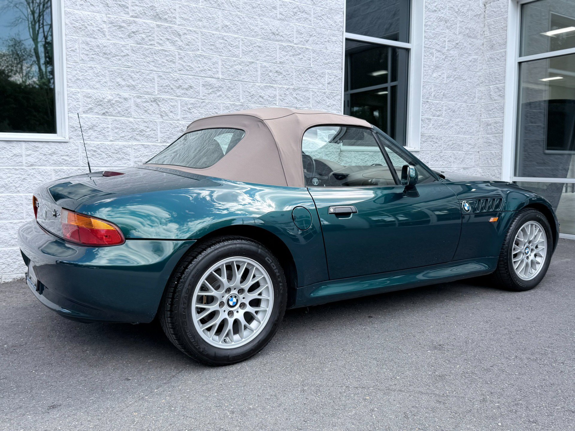 Used 1999 BMW Z3 2.5i RWD image 49