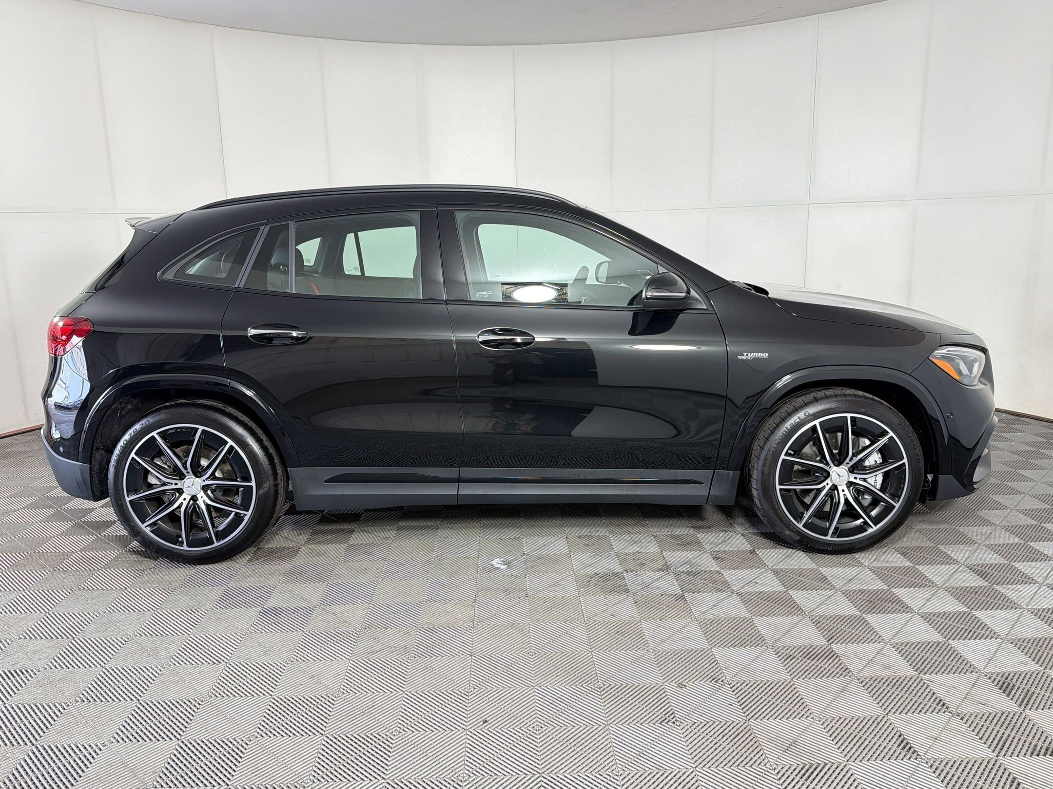 New 2026 Mercedes-Benz GLA 35 AMG 4MATIC image 8