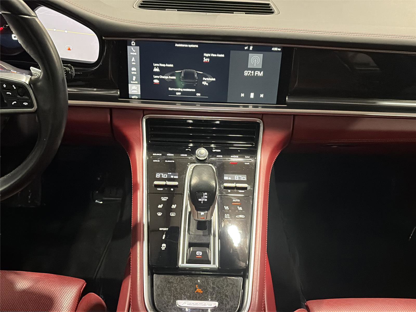 Used 2017 Porsche Panamera 4 image 10