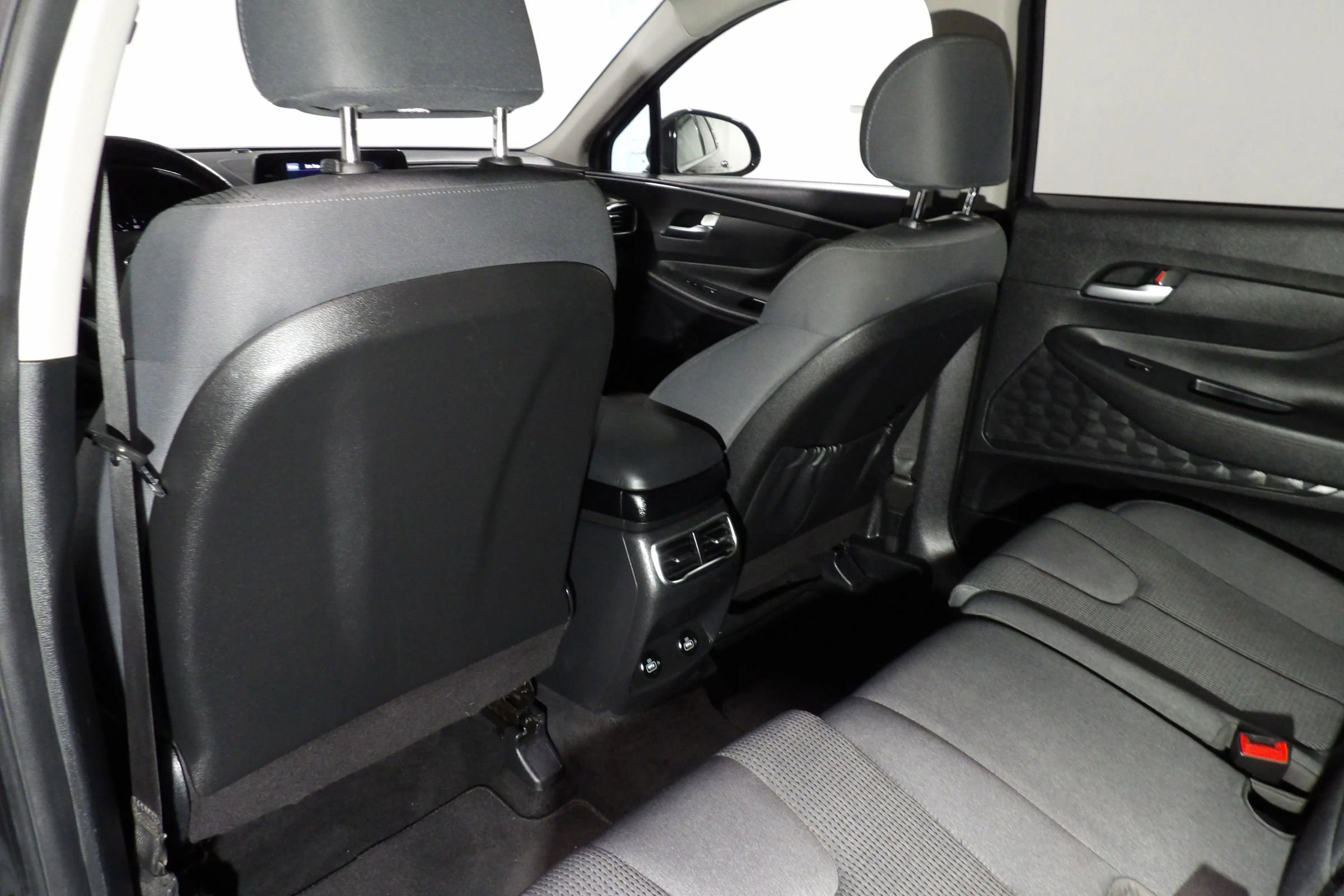 Used 2021 Hyundai Santa Fe SEL AWD/4WD image 10
