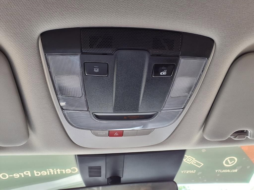 Used 2026 Kia Sportage EX FWD image 25