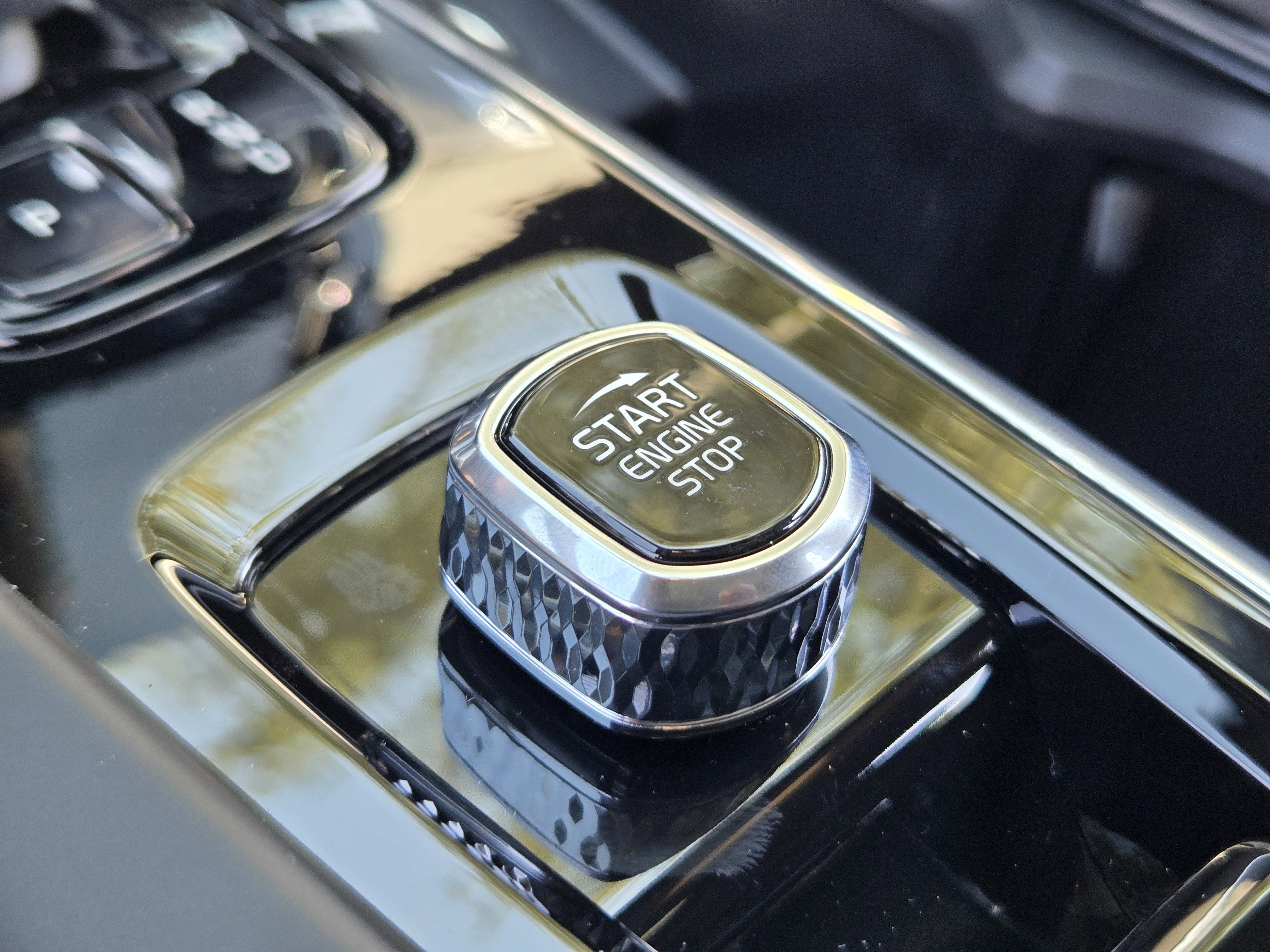 New 2026 Volvo XC60 T8 Ultra w/ Protection Package Premier image 23