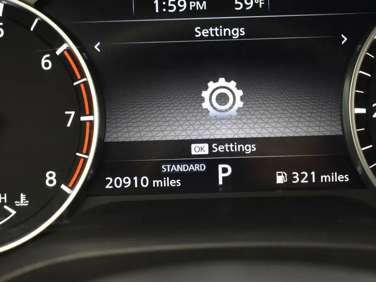 Used 2024 Nissan Rogue SV image 28