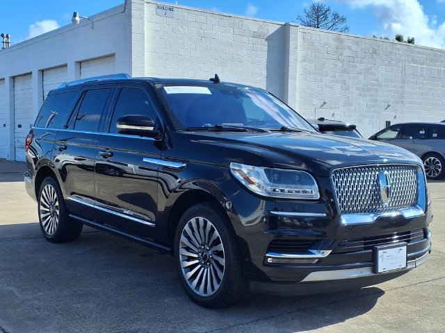 Certified 2020 Lincoln Navigator Reserve w/ Luxury Package AWD/4WD image 20