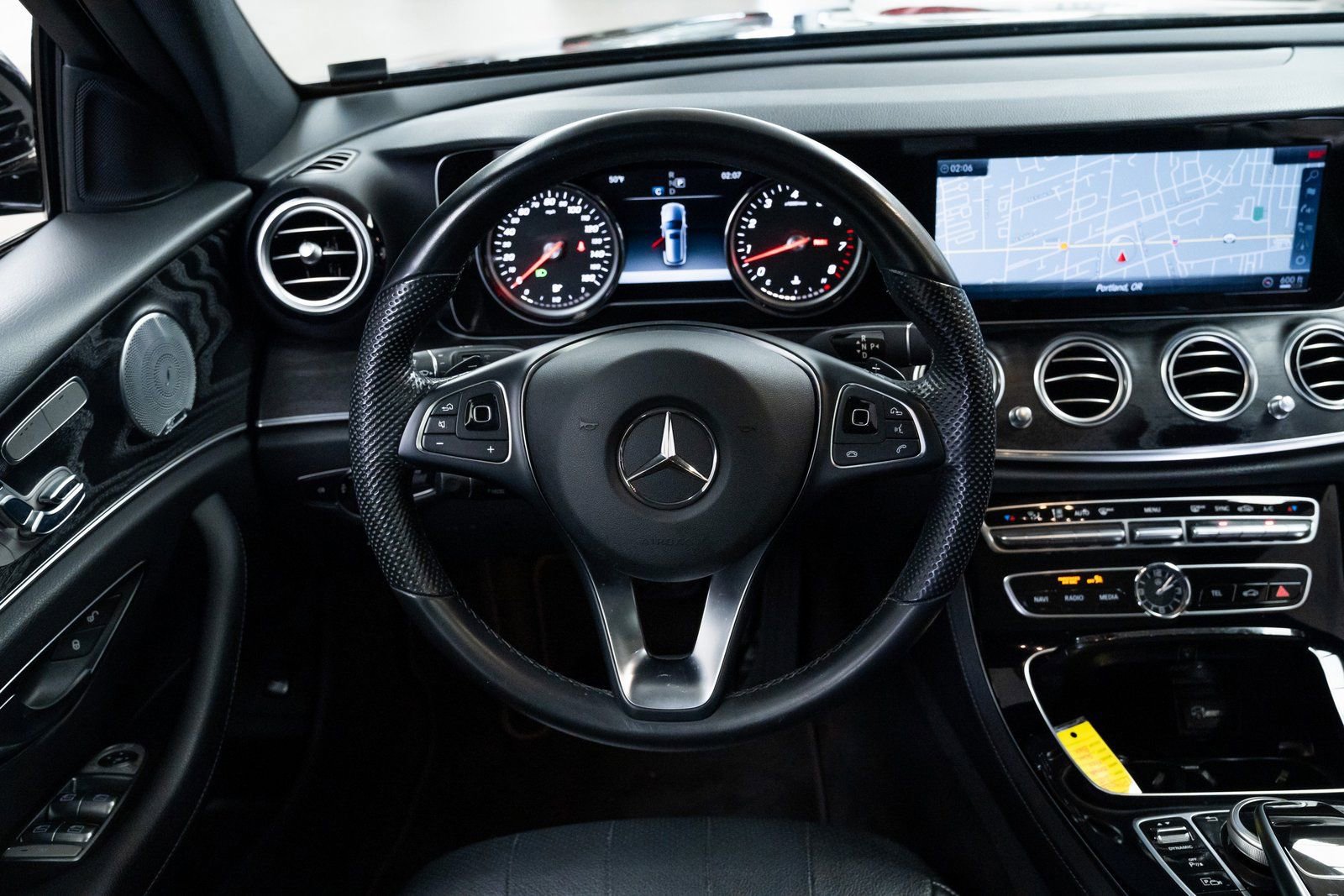 Used 2017 Mercedes-Benz E 400 E 400 image 12