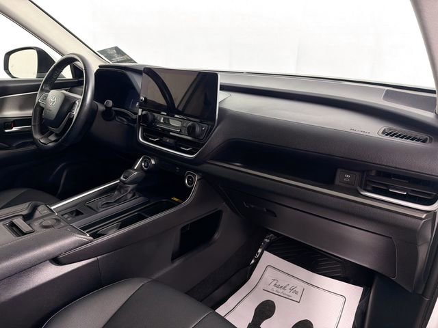 Used 2024 Toyota Grand Highlander XLE image 32