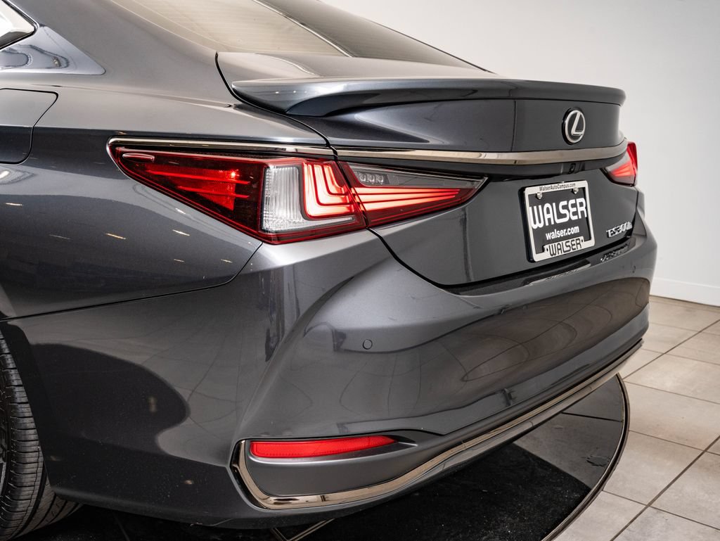 Certified 2025 Lexus ES 300h F Sport FWD image 19