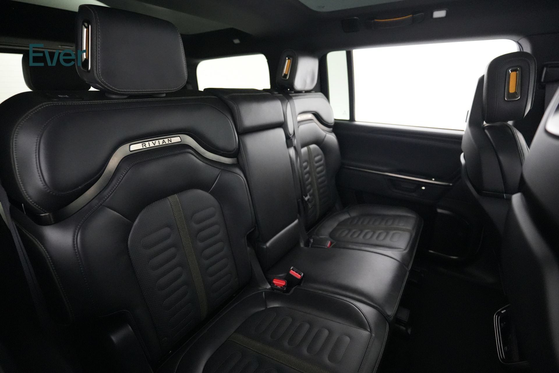 Used 2025 Rivian R1S Adventure AWD/4WD image 5
