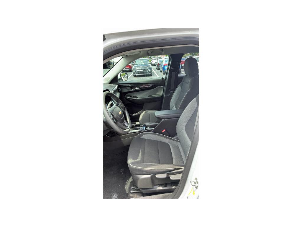 Used 2025 Chevrolet TrailBlazer LT FWD image 11