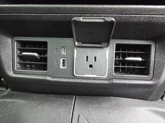 Used 2023 Chevrolet Silverado 1500 LT Trail Boss w/ LPO, Dark Essentials Package image 15