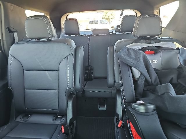 Certified 2026 Chevrolet Traverse LT w/ Midnight/Sport Edition AWD/4WD image 12