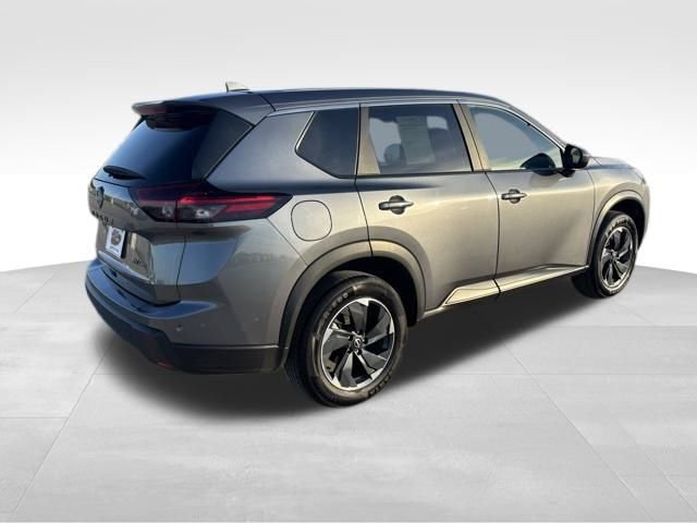 Used 2024 Nissan Rogue SV image 5