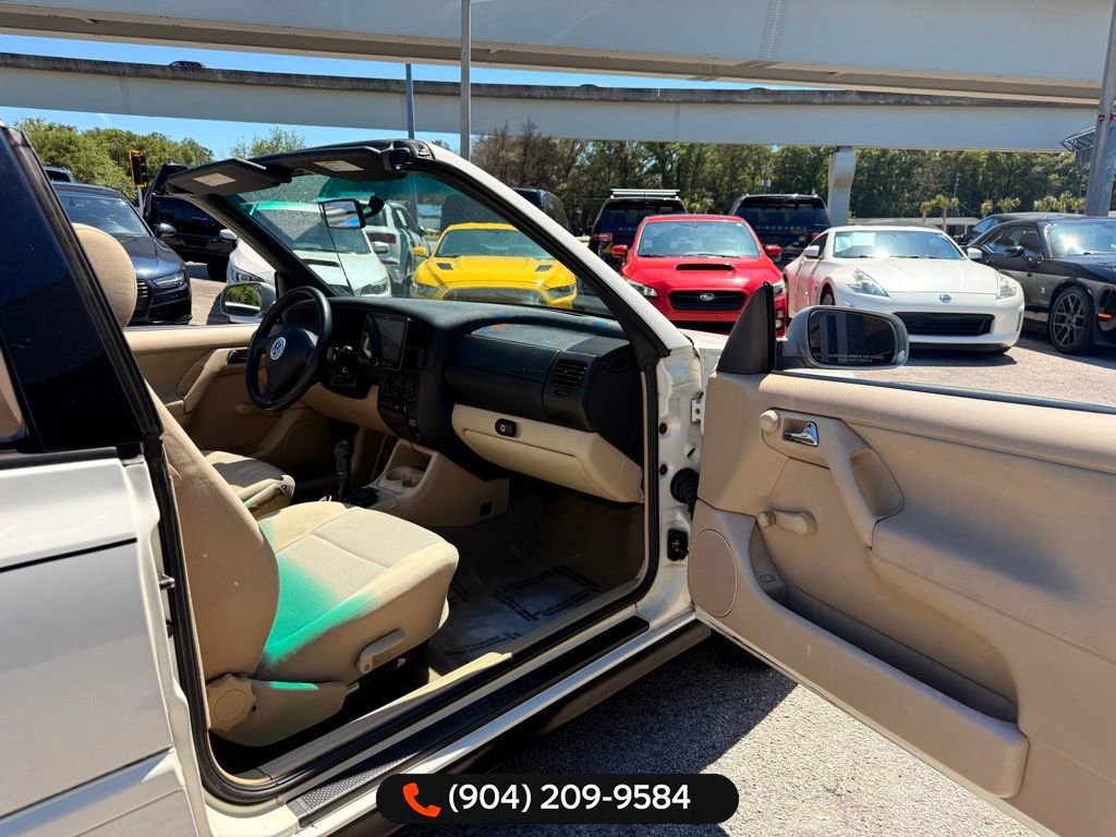 Used 2001 Volkswagen Cabrio GL image 29