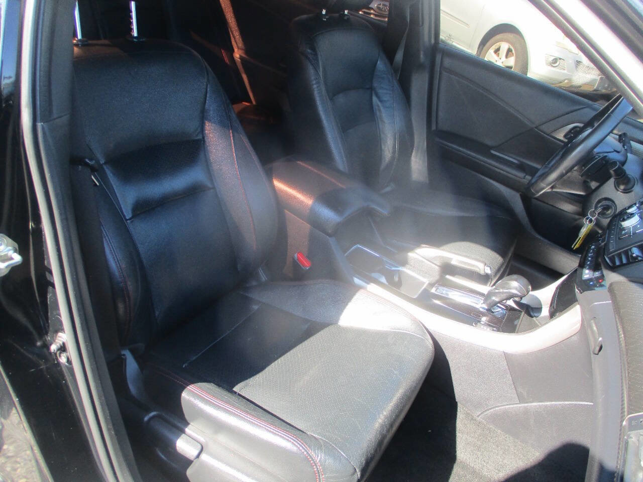 Used 2017 Honda Accord Sport Special Edition image 6