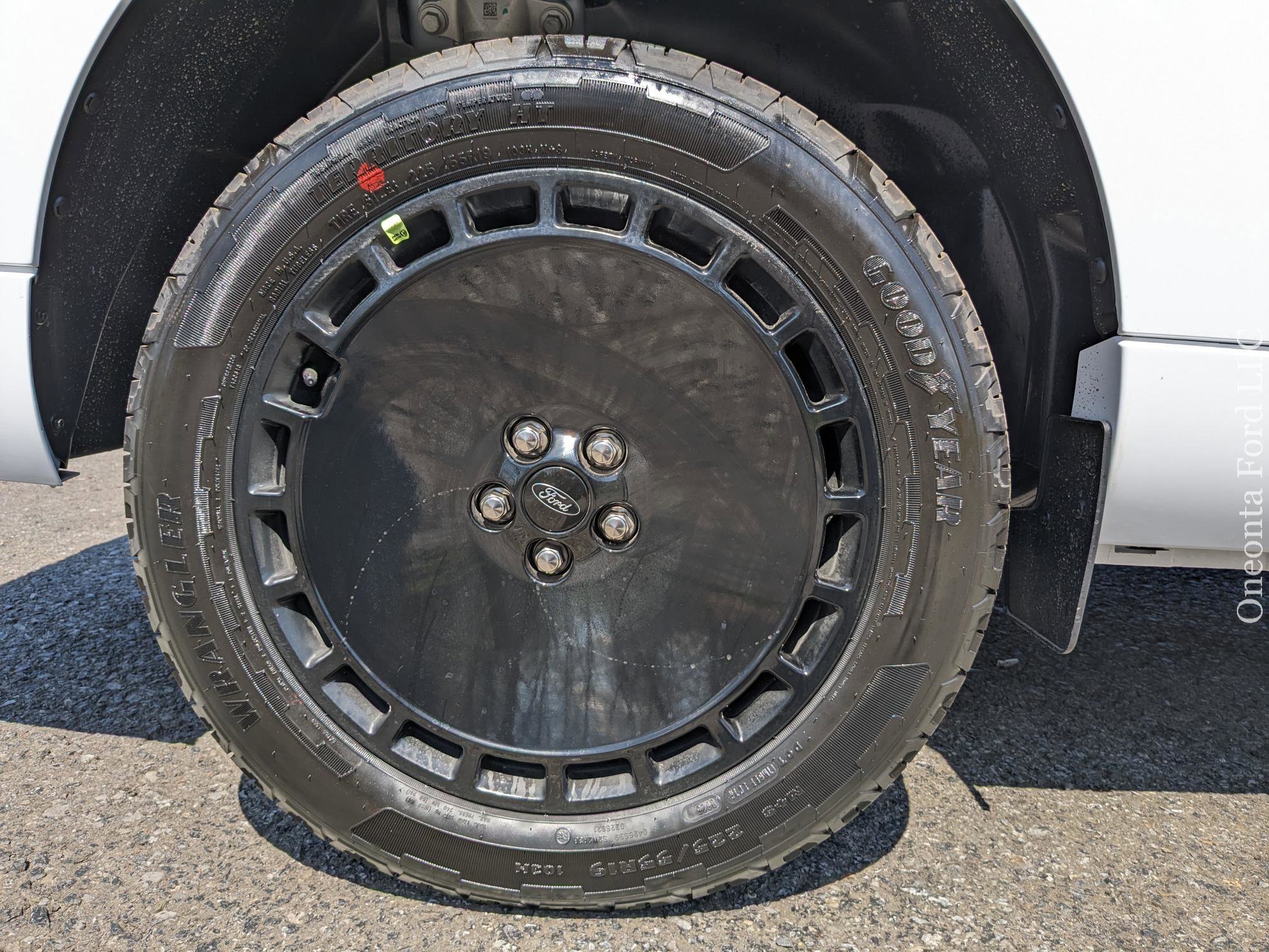 New 2025 Ford Maverick Lobo image 9