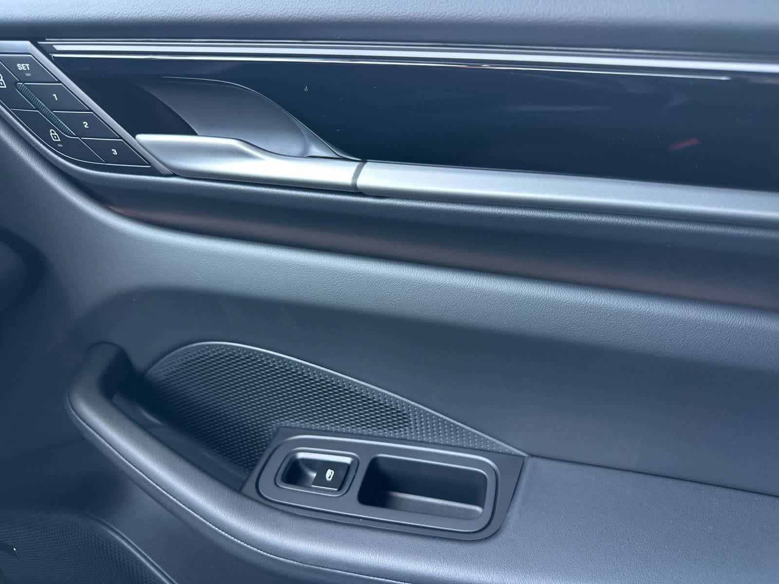 New 2026 Porsche Macan Electric RWD image 19
