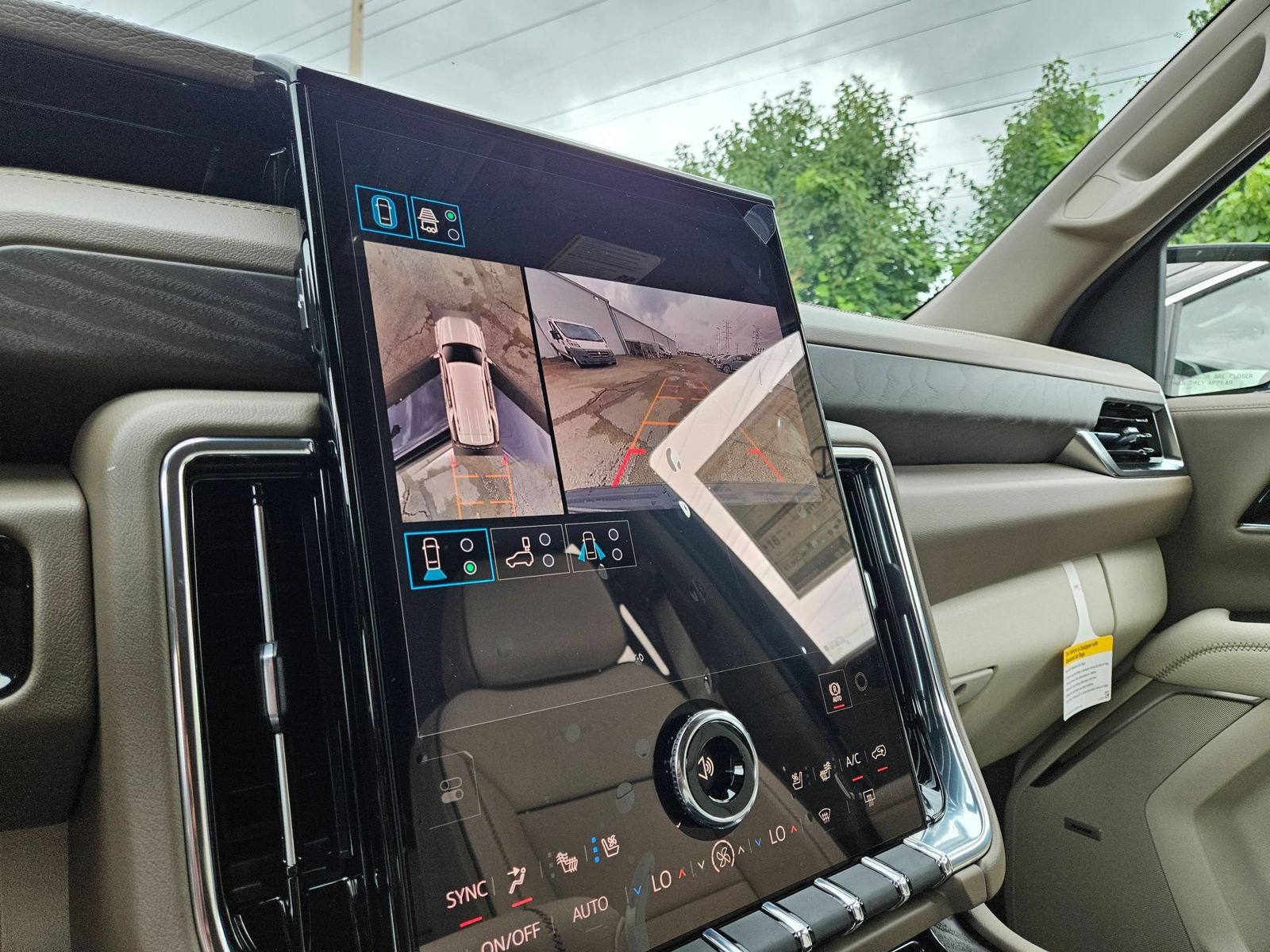 New 2026 GMC Yukon Denali AWD/4WD image 17