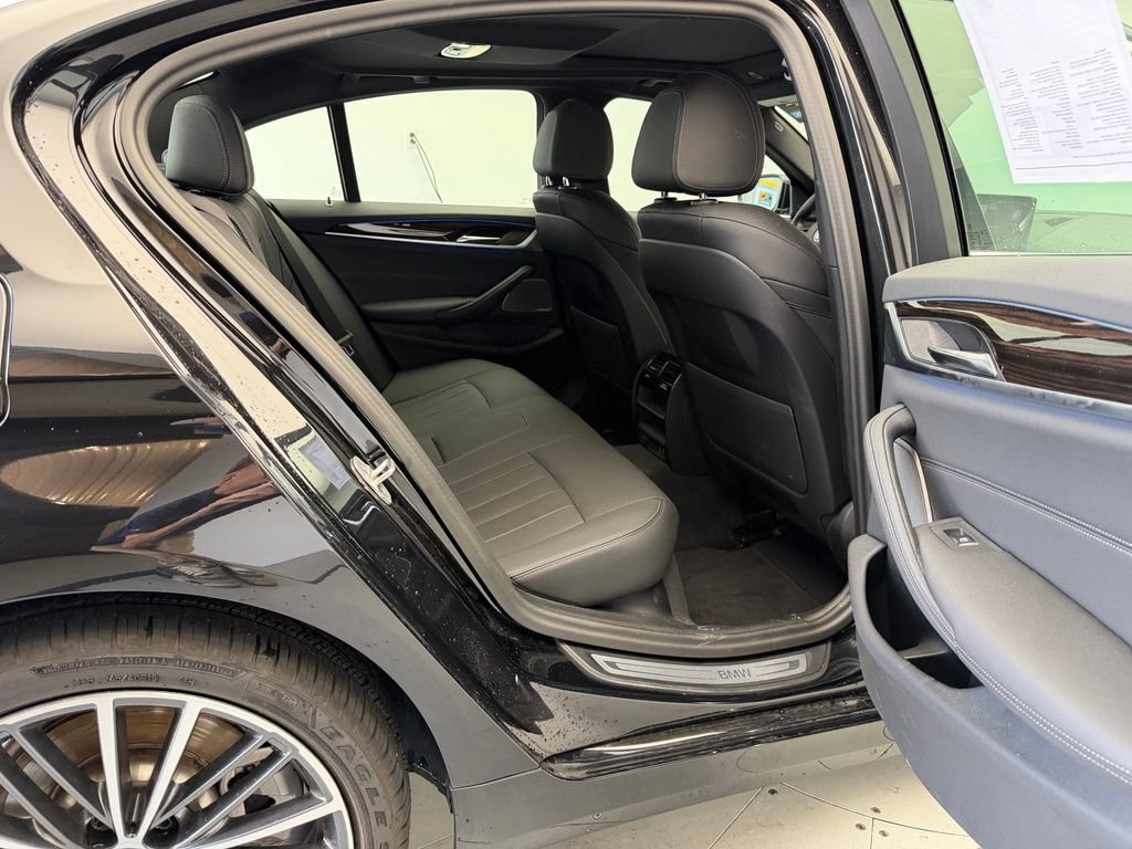 Used 2023 BMW 530e RWD image 10