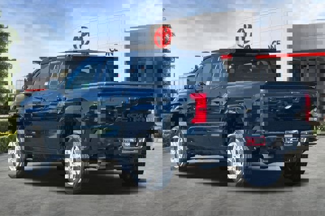 Used 2025 Toyota Tacoma SR5 image 6